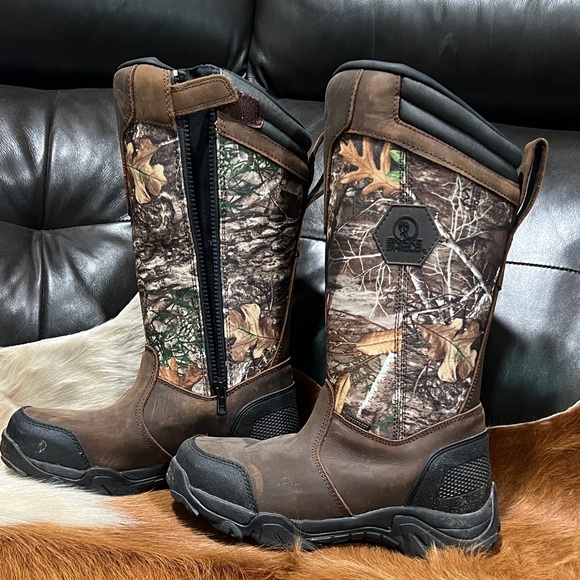 EUC waterproof hunting Boots w/SNAKE SHIELD sz 6D - Picture 1 of 12